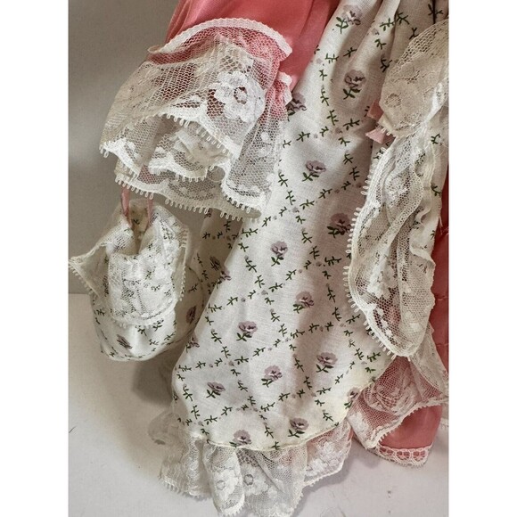 16" Porcelain Doll Blonde Hair Blue Eyes Period Dress with Hat & Bag Collectible - Picture 4 of 9